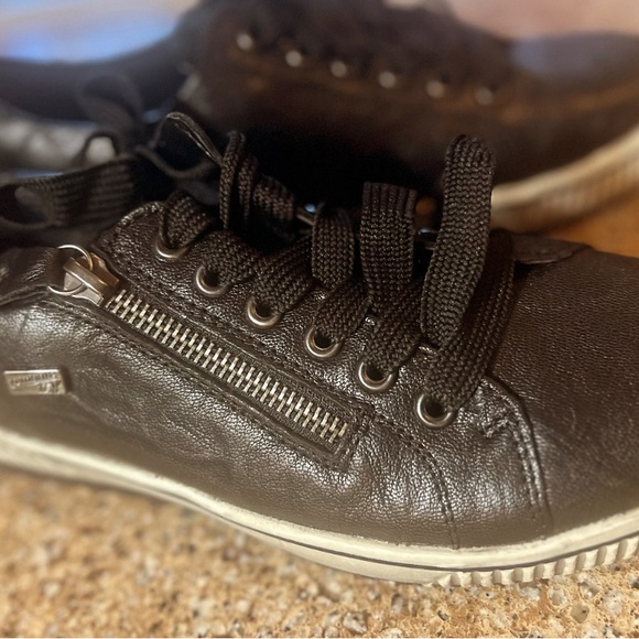 The Remonte R1402 sneaker - Picture 4 of 4